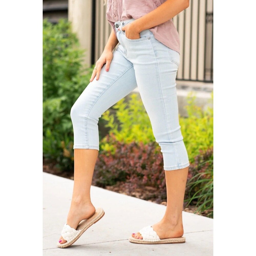 Judy‎ Blue Light Blue Ankle & Cropped Jeans